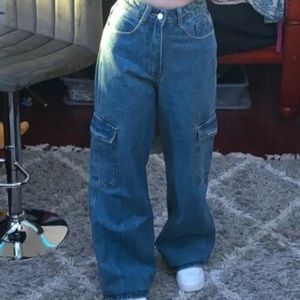 High wasted baggy jeans